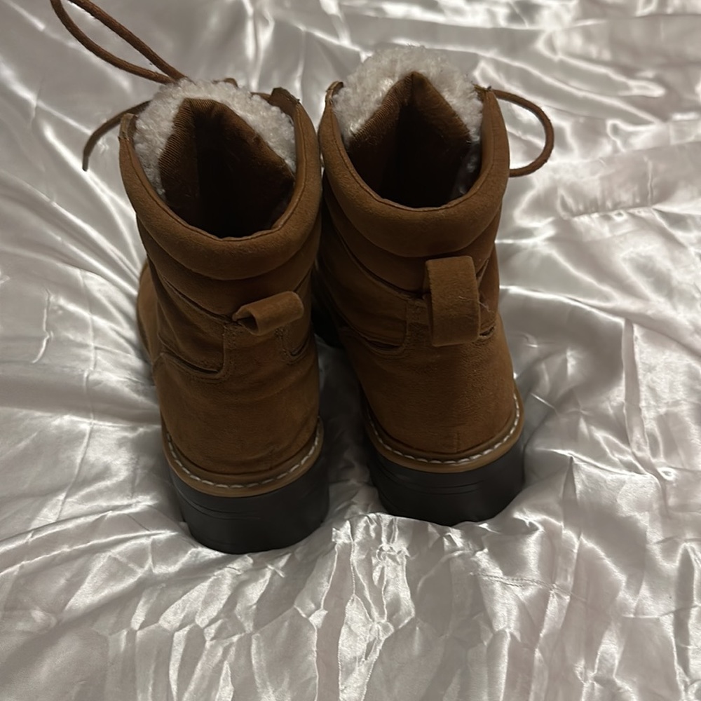 Size:6 - Picture 2 of 2